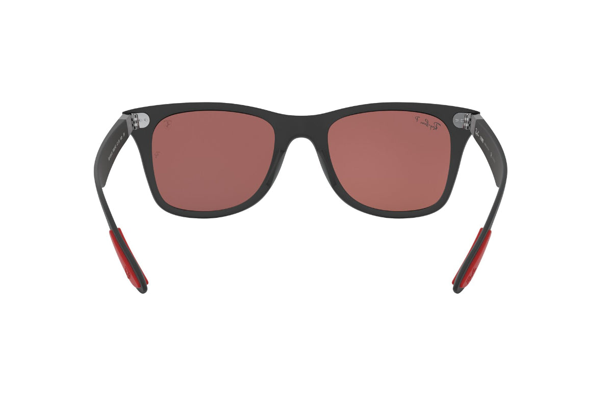 Ray-Ban Ferrari Lentes de Sol Wayfarer Liteforce Polarizados RB4195M